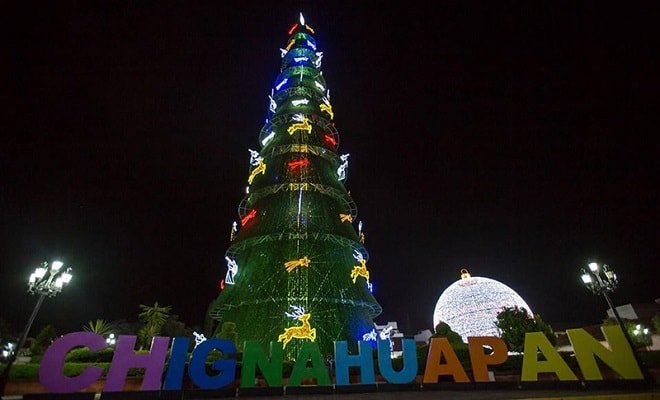 Árbol y Esfera Monumental